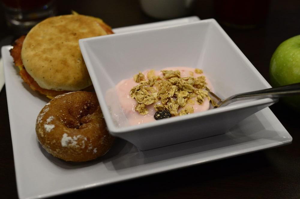 Hyatt Place Indianapolis Airport Ngoại thất bức ảnh