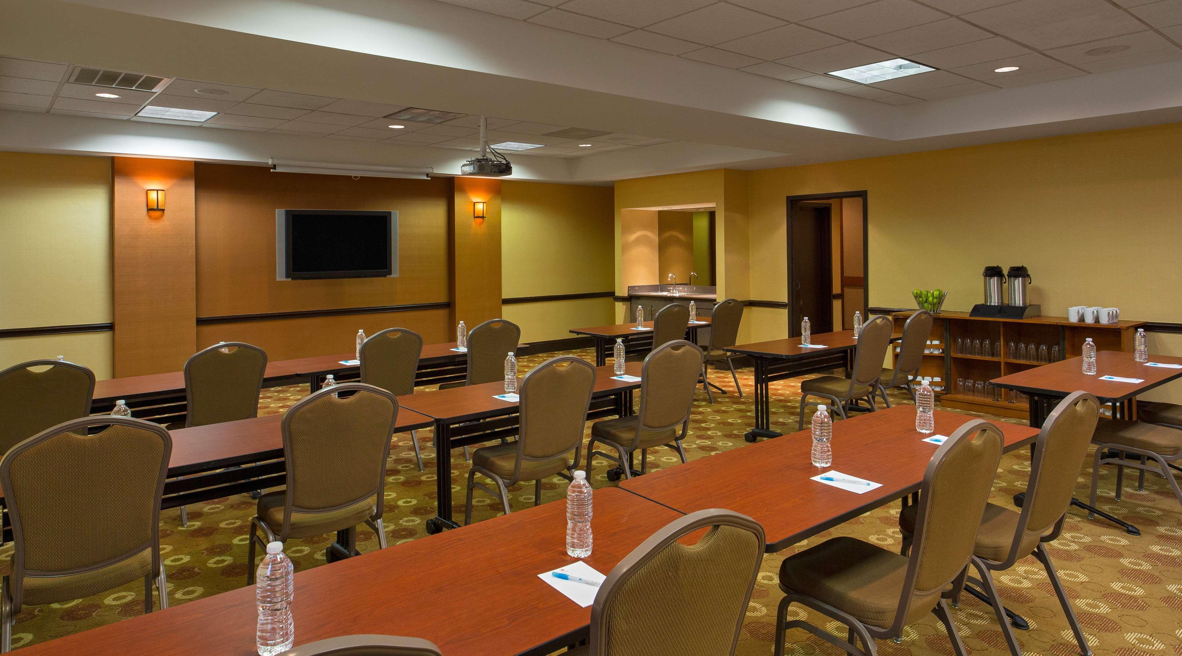 Hyatt Place Indianapolis Airport Ngoại thất bức ảnh